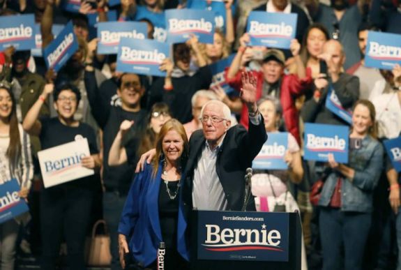 Sanders nyerte a nevadai demokrata előválasztást