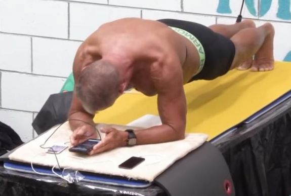 Elképesztő rekordot állított fel egy 62 éves ex-tengerészgyalogos