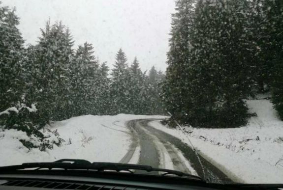 Áramszünetet okozott a havazás Hargita megyei településeken