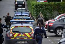 Az Iszlám Állam nevében késelt a franciaországi támadó