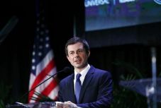 Amerikai előválasztás: az iowai részeredmények szerint Buttigieg áll az élen