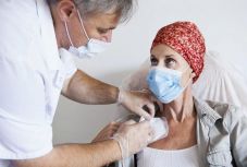 WHO: húsz év alatt megduplázódhat a rákos esetek száma a világon 