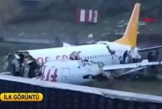 Kettétört egy utasszállító repülőgép Isztambulban