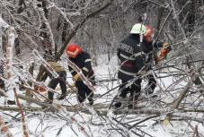 Hóhelyzet: 22 országút van lezárva, 35 vonat vesztegel az állomásokon