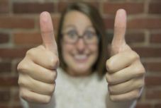 Kutatás igazolja: a dicséret jobb viselkedésre ösztönzi a diákokat, mint a büntetés