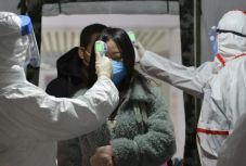 Terjed a koronavírus: messze a védőoltás előállítása, de pandémia még nincs