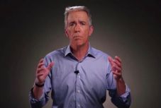 Republikánus elnökjelölt-aspiráns lépett vissza az amerikai választási küzdelemből