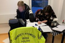 Elkapták az álhírgyárosokat: koronavírusos halálesetekkel riogató magyar „kamuoldalakat” lepleztek le