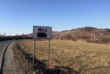 Ezúttal Kalotaszegen szúrta valakinek a szemét a magyar helységnévtábla