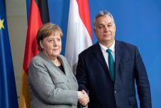 Merkel: közös úton jár Németország és Magyarország