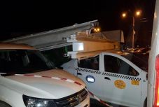 Szélvihar Kolozsváron: autókat rongált meg egy ledőlt óriáspannó