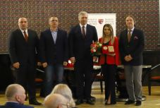 Kitüntetéssel ismerte el Szőcs Bernadette és Klosz Péter tevékenységét a Maros Megyei Tanács (X)