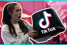 „Ezek a fiatalok zenére tátognak, a teljes életüket megmutatják” – TikTok-szájbarágó felnőtteknek
