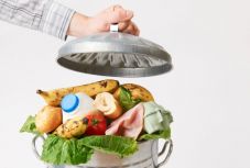 Jóval több élelmiszert dobnak ki a világon, mint korábban gondolták