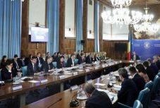 Még a fiókban tartja a kormányfő az előre hozott választásokat érintő sürgősségi rendeletet