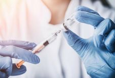 Pár hónapon belül embereken is tesztelik a koronavírus védőoltását