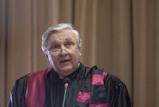 Házi őrizetbe helyezték Mircea Beuran orvost