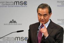 A kínai külügyminiszter szerint Washington lejárató kampányt folytat Kína ellen