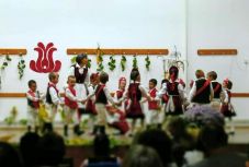 A nyárádremeteiek sorra nyerik a magyar népdal- és mesemondóversenyeket, utánajártunk a siker titkának