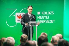 „Politikai ideológiák helyett eszméket tűzött zászlajára” – 30 éves a Kolozs megyei RMDSZ