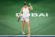 Nehezen győzött Simona Halep Ons Jebeur ellen a dubaji WTA-tornán