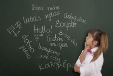 Érdekes tény derült ki a kétnyelvű gyerekekről