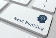 Álláshirdető portállal csábítaná haza a külföldön élőket a román kormány