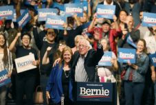 Sanders nyerte a nevadai demokrata előválasztást