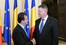 Visszaadta az államfőnek a kormányalakítási megbízását Ludovic Orban, de esélyes arra, hogy visszakapja