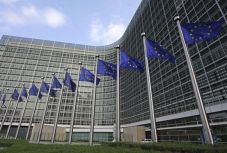 Európai Bizottság: Románia részleges gazdasági egyensúlyhiánnyal küzd