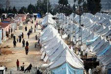 Török kormánypárt: az ország már nem tudja feltartóztatni a menekülőket