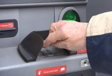 Úgy megrázta a férfit egy bankautomata, hogy a kórházba került