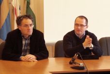 Előválasztások Csíkszeredában: vitázni fog jövő héten Ráduly Róbert és Korodi Attila