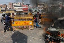 Vallási villongások mérgezik a világ legnagyobb demokráciáját