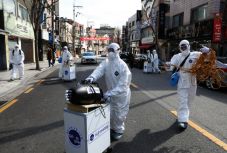 Vörös színű járványriadó Dél-Koreában: már több az új koronavírusos beteg, mint Kínában