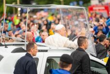 M1: Magyarországra látogat Ferenc pápa