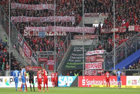 A Bayern ultrái csapatuk 6-0-s vezetésénél „akcióba léptek”