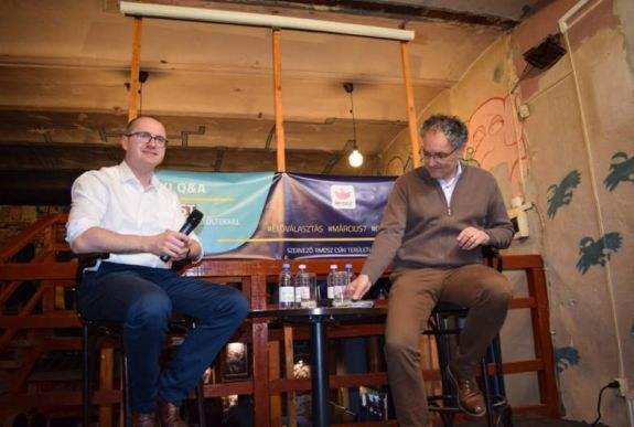 Jelöltaspiránsok vitája: így melegített be Korodi Attila és Ráduly Róbert a csíkszeredai előválasztásokra