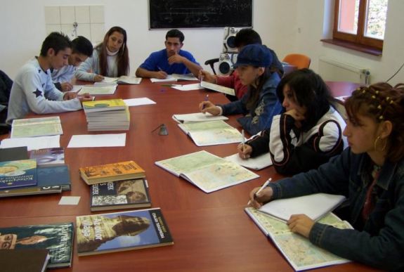 Mentés másként konferencia: mi köze az indiai dalitoknak a miskolci romákhoz?