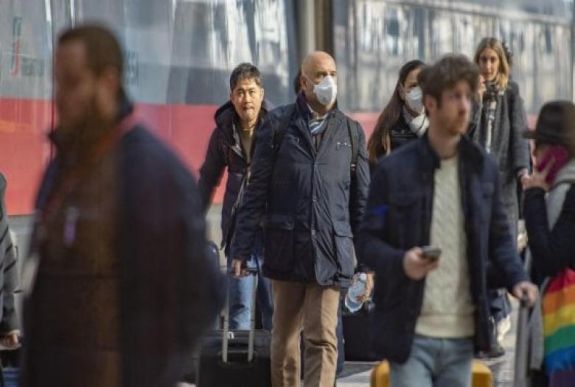 Csak engedéllyel lehet elhagyni a lezárt észak-olaszországi térségeket