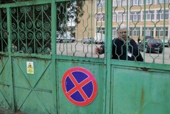 A kényszervakáció nem plázázást jelent – fontos tudnivalók az izolációs intézkedésekről