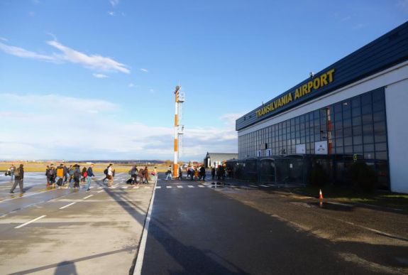 Koronavírussal kapcsolatos óvintézkedésről és a repülőtér költségvetéséről döntött a Maros Megyei Tanács (X)