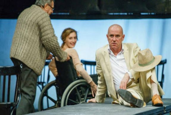 Az otthon biztonságából nézhető a marosvásárhelyi színház előadása