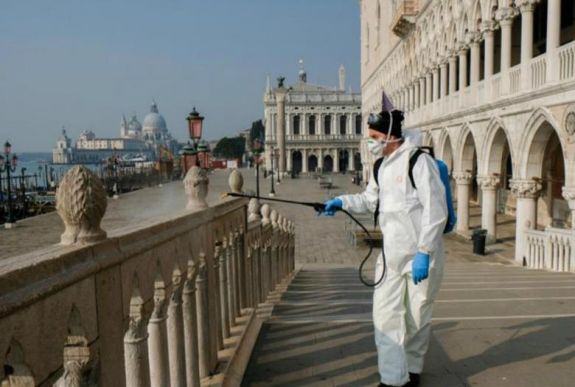 Koronavírus: átlépte az ezret a halottak száma Olaszországban