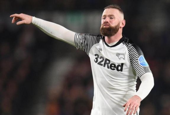 Wayne Rooney szerint kísérleti nyúlnak nézték a futballistákat