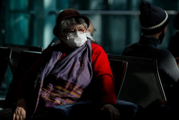 Aktualizált definíciók: ki számít fertőzésgyanúsnak és szoros kontaktnak? 