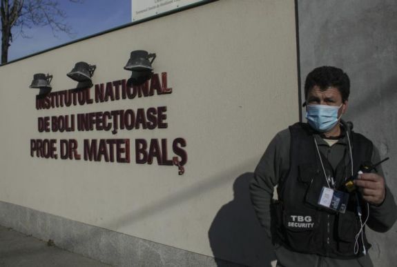 Így végzik a koronavírusteszteket a Matei Balş Intézetben