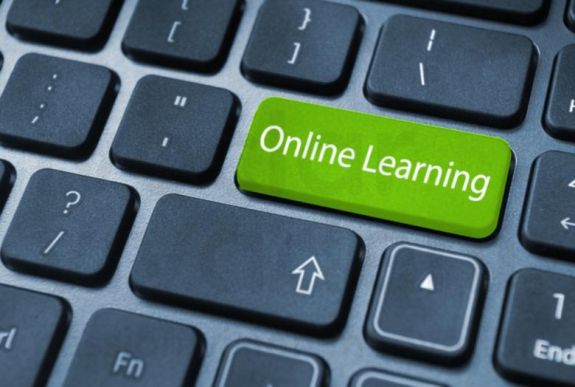 Online oktatásra állt át a Sapientia EMTE csíkszeredai kara
