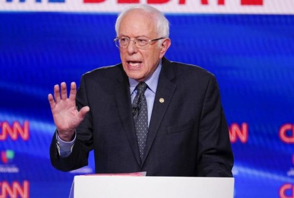 Bernie Sanders egyelőre nem lép vissza az elnökjelöltségért folyó küzdelemtől