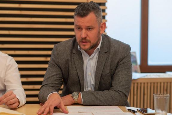 Antal Lóránt szenátor beszállt az udvarhelyi kórháznak szervezett gyűjtésbe